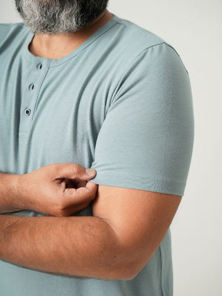 Balanced Fit - Henley Neck Short Sleeve - Sage Blue